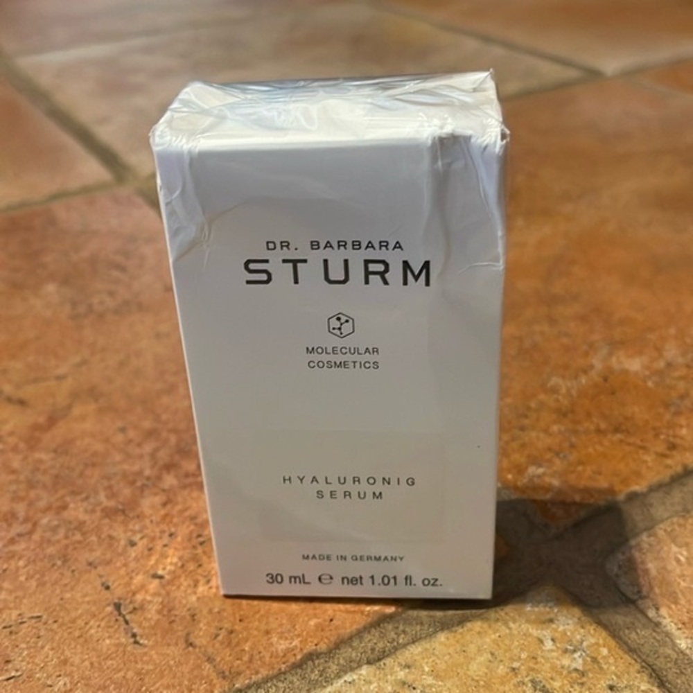 Dr Barbara STRUM molecular cosmetics, hyaluronic serum